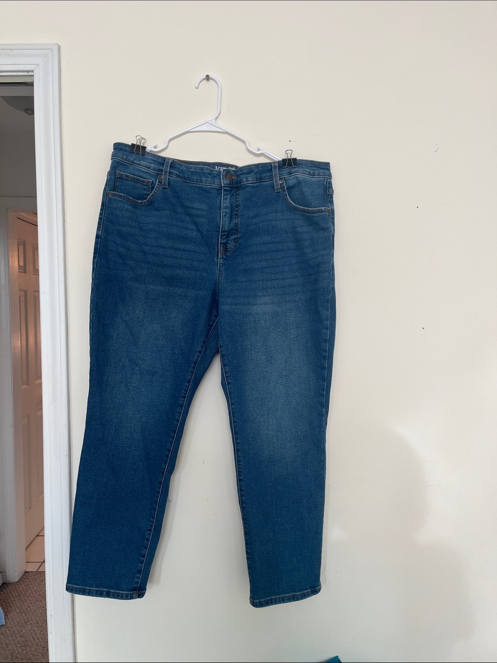 Classic Straight-Leg Women's Jeans in Deep Blue
